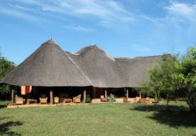 Zambia Safari & Beach Thornicroft lodge